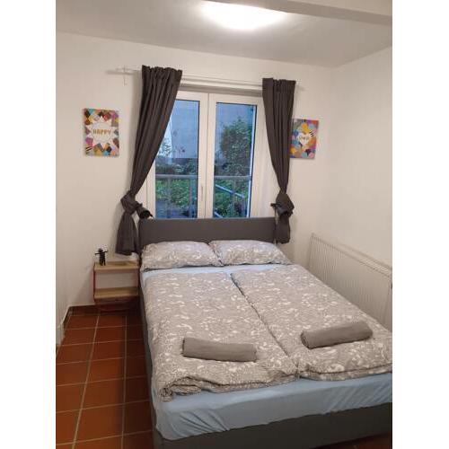 Reeperbahn St. Pauli 3BR Apartment +LR + Kitchen