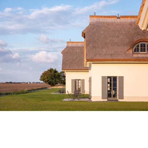 Reetland am Meer Premium Reetdachvilla mit 2 Schlafzimmern, Sauna und Kamin