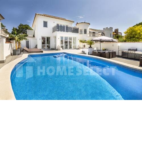 Ref 2016 Villa moderna al canal con 4 habitaciones