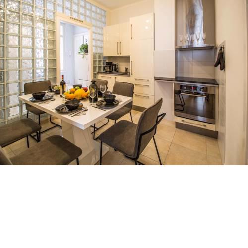 Reflection 2BDR apartment by Ruterra