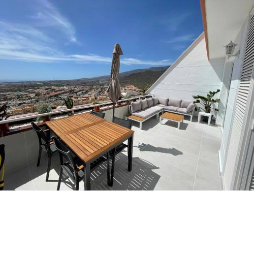Refurbished Loft -Heated Pool -Ocean Views-Terrace