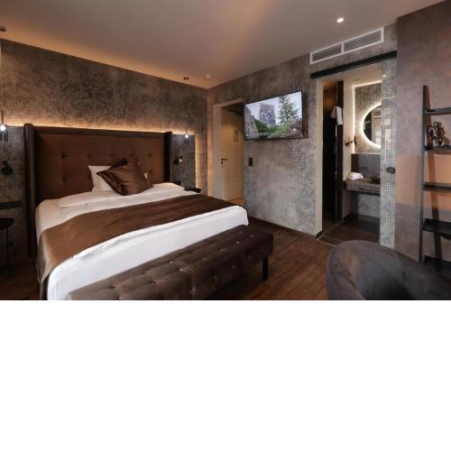 REINHARDTs HOTEL