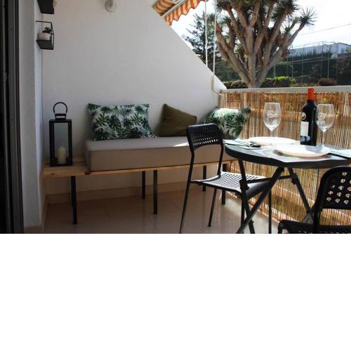 Relajante apartamento con terraza y piscina