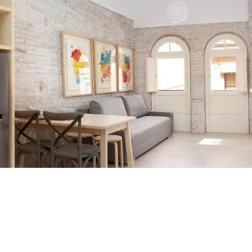 Renovated 1-bedroom Flat In Born