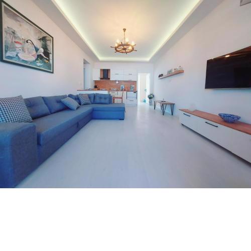 Renovated Apartment, Ideal Location and Stylish Design