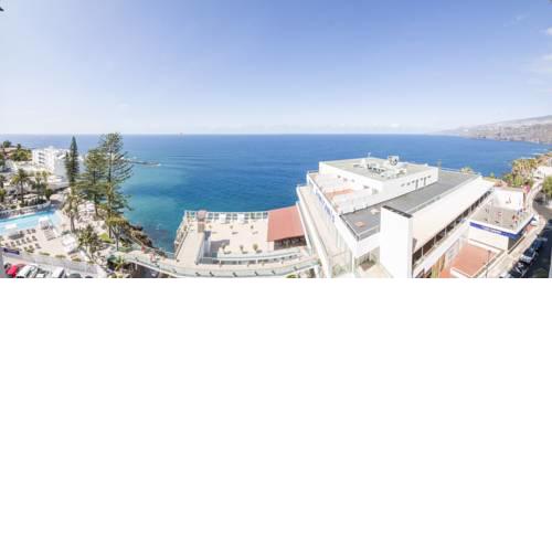 Renovated Apartment, sea views and pool