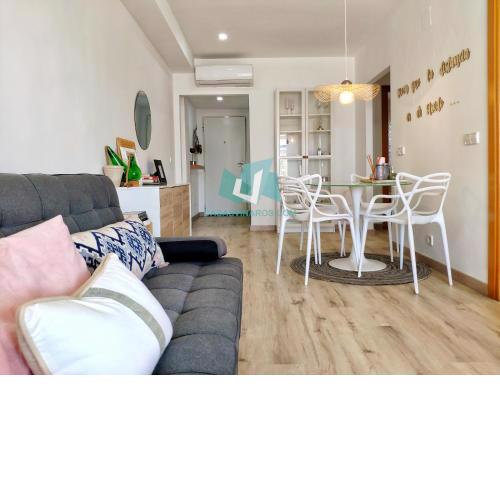 Renovated apartment with shared pool 50m from the beach