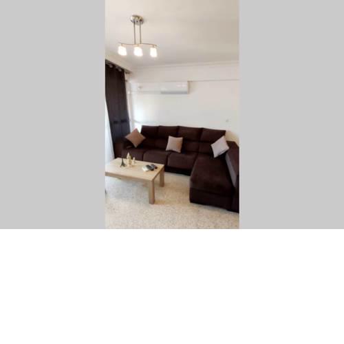 Renovated Flat with FREE PARKING Awesome location