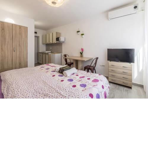Renovated studio apartment "Draga"