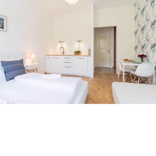 Renovated Studio in the Historical Center by easyBNB