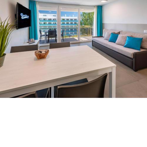 Rentalmar Salou Playa Family Suites