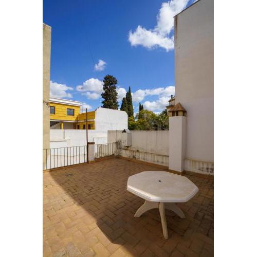 RentalSevilla Acogedor apartamento con terraza en el centro