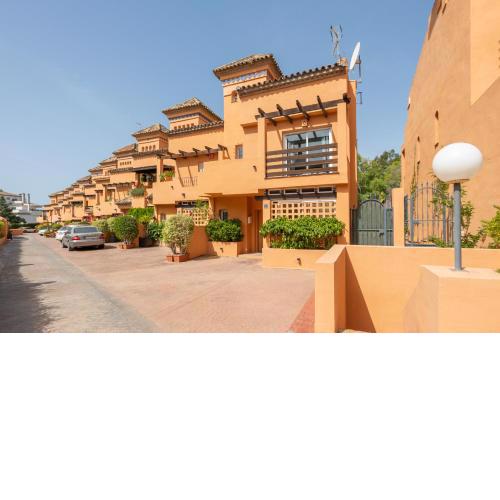 RENTHAS Lomas de Puente Romano Golf