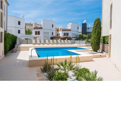 Residencial Llenaire Apartment