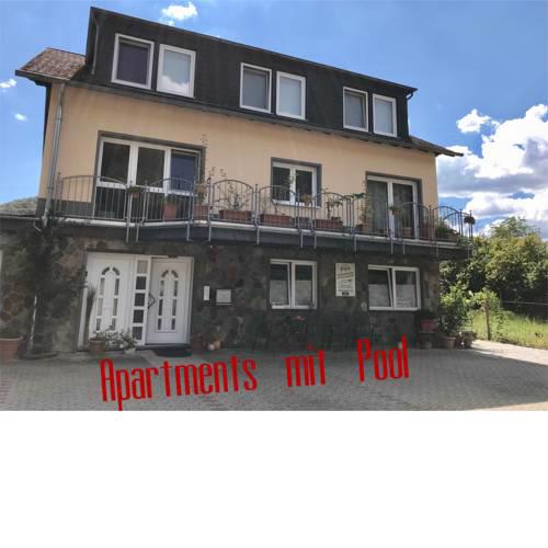 Residenz Moselzauber - Ferienwohnungen mit Pool Landschaft