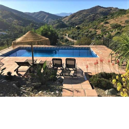 Restful Holiday Home in Comares with Private Swimming Pool