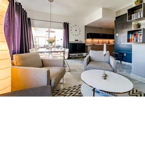 RG - Elegant 2 Bedroom Apartment in Puerto B