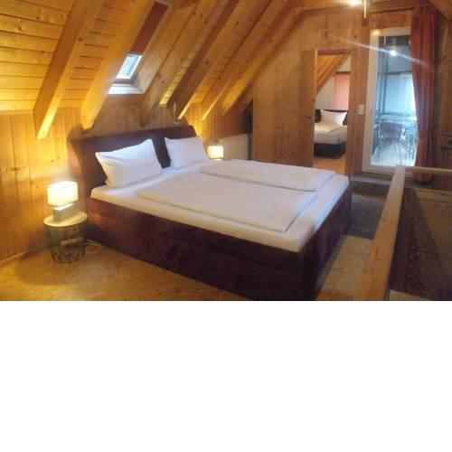 Rheinufer-Lodge in Leverkusen-Hitdorf-mit Blick auf den Rhein - Zentral an der A1 und der 59