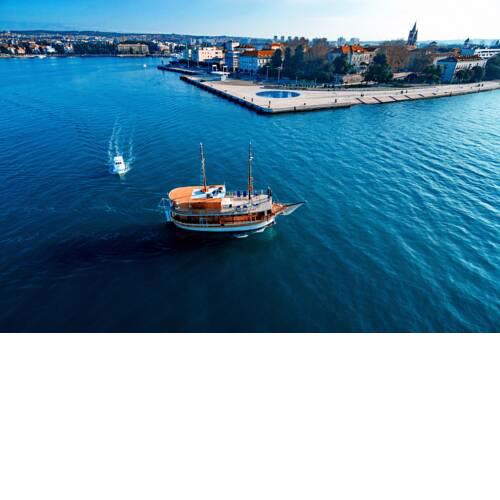 Rhythm Floating Hostel - Zadar