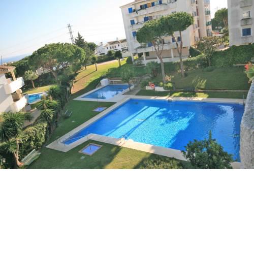 Rincon del Mar - Spacious 3 bedroom apartment with partial sea views close to bars and restaurants -withing walking distance to the beach of Calahonda - Costa del Sol