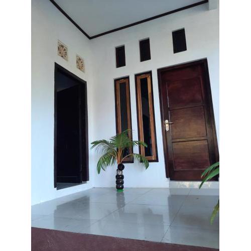 Riung Tiga Empat Tujuh Guesthouse