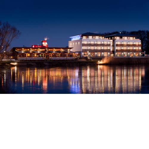 Riverside Hotel