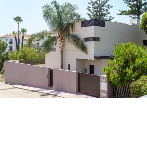 Riviera Beach & Garden - CT 106