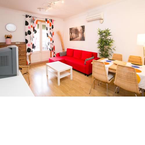 Ro Lively and bright apartment next to Blai st