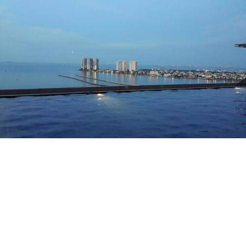 Robert's Condominium
