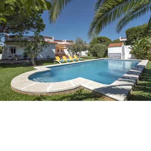 Roche Villa Sleeps 6 with Pool and Air Con