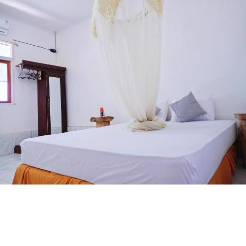 Rocky homestay lakey nangas beach