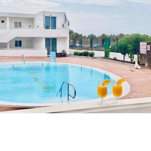 Romantic apartment in Costa Teguise with fenced garden