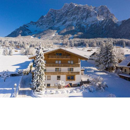 Romantic Apartment in Ehrwald with Garden and Balcony