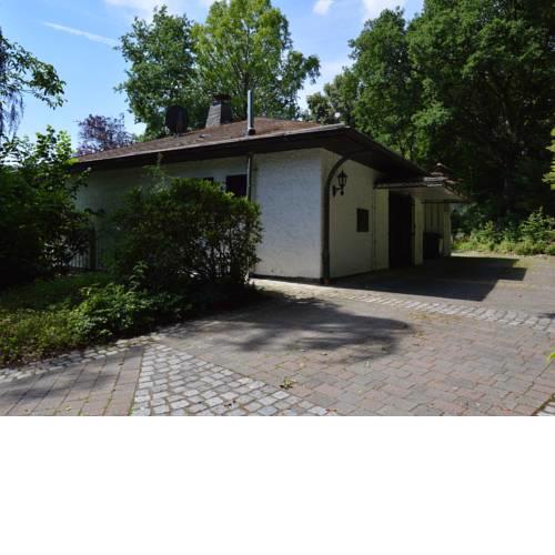 Romantic Mansion in Strotzbusch by the Forest