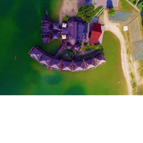 Romantic Overwater apartment on the Sunny Lakes