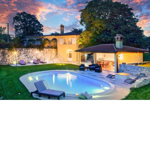 Romantic Villa Green Sky with Pool and Garden
