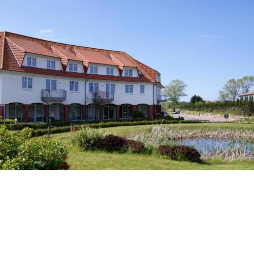 Rondell an der Jasmund-Therme Neddesitz