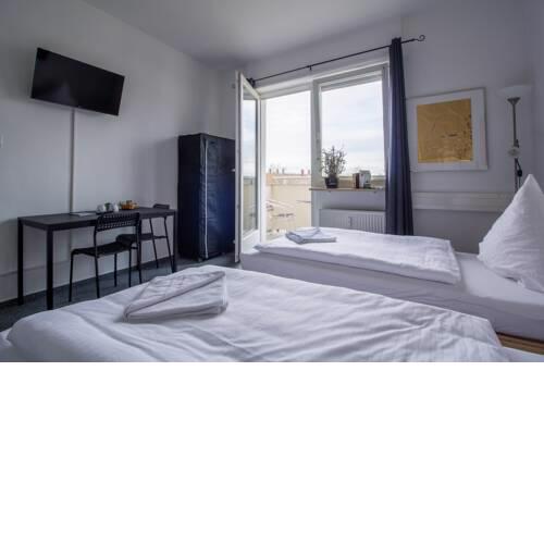ROOM 1 / ROOM 2