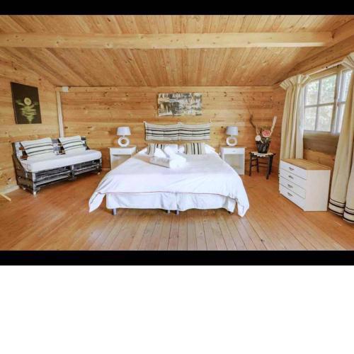 Room in Bungalow - El rojo lovely cottage with good views