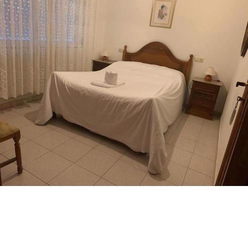 Room in Guest room - Hostal restaurante Seoane - Deluxe Queen Room