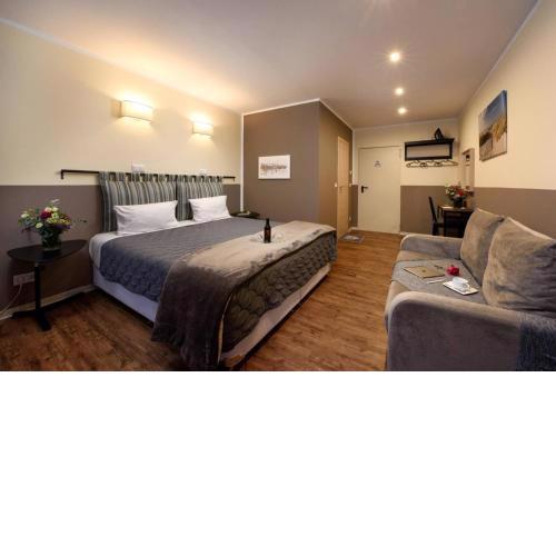Room in Guest room - Hotelzimmer In Berlin Prenzlauer Berg 4 Neu