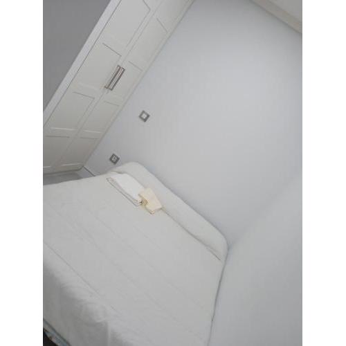 Room in Guest room - Shared Double Room Madrid Center