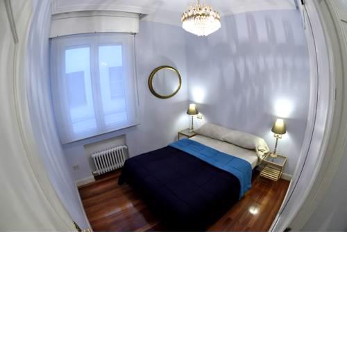 Room in the centre with bathroom