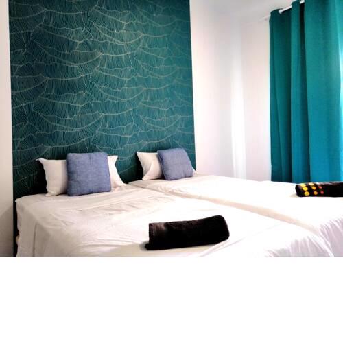 ROOM NEAR THE BEACH
