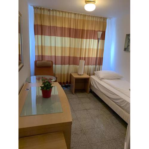 Room next to Cologne Lanxess-Arena and Messe 11