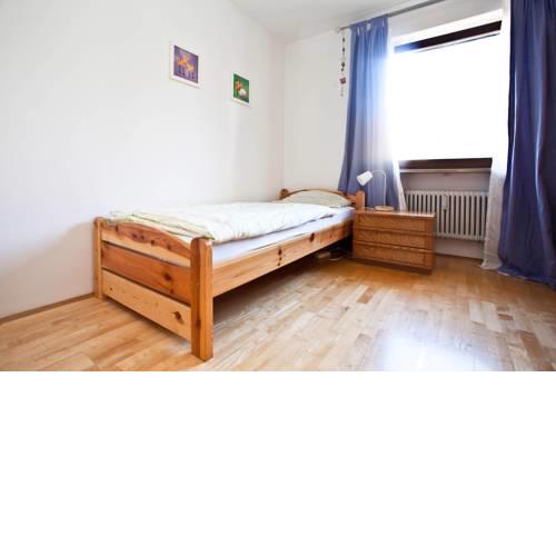 Room next to Oktoberfest in a shared 3 room apartment