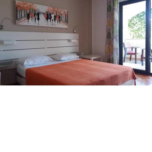 Rooms and Apartments Mofardin