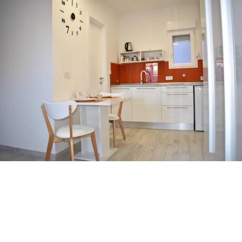 Rooms and StudioApts near Main Square and Train Stn - 10 Min Walk