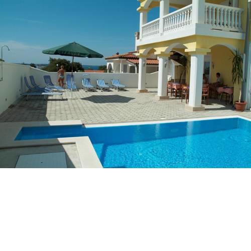 Rooms with a swimming pool Peroj, Fazana - 2235