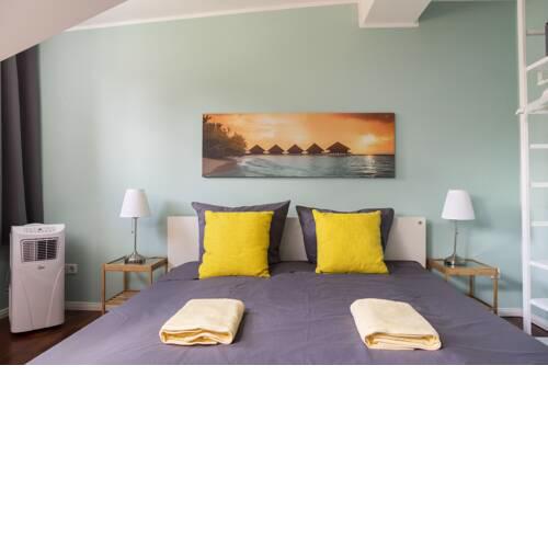 Rosenthaler CALLING - ROOFTOP APARTMENT+A/C